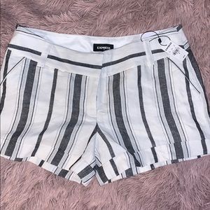 Express short NWT size 12